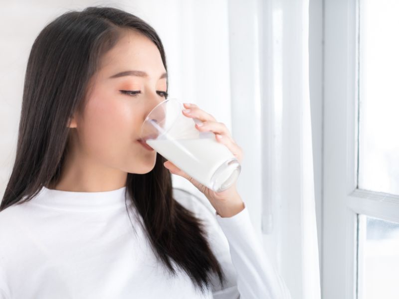 Có nên uống sữa bầu trong 3 tháng đầu không?